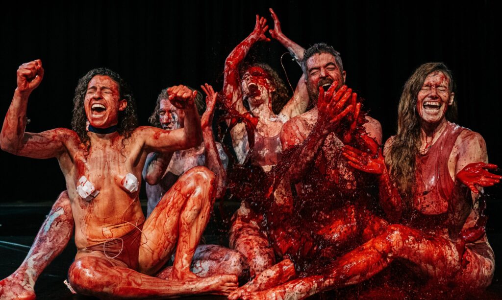 Vorgeschmack auf das Theater-Tanz-Performance-Stück Blutkörper